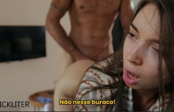 Irmão Ganhou o Cuzinho Virgem da Irmã de Presente – Pornô Amador Legendado